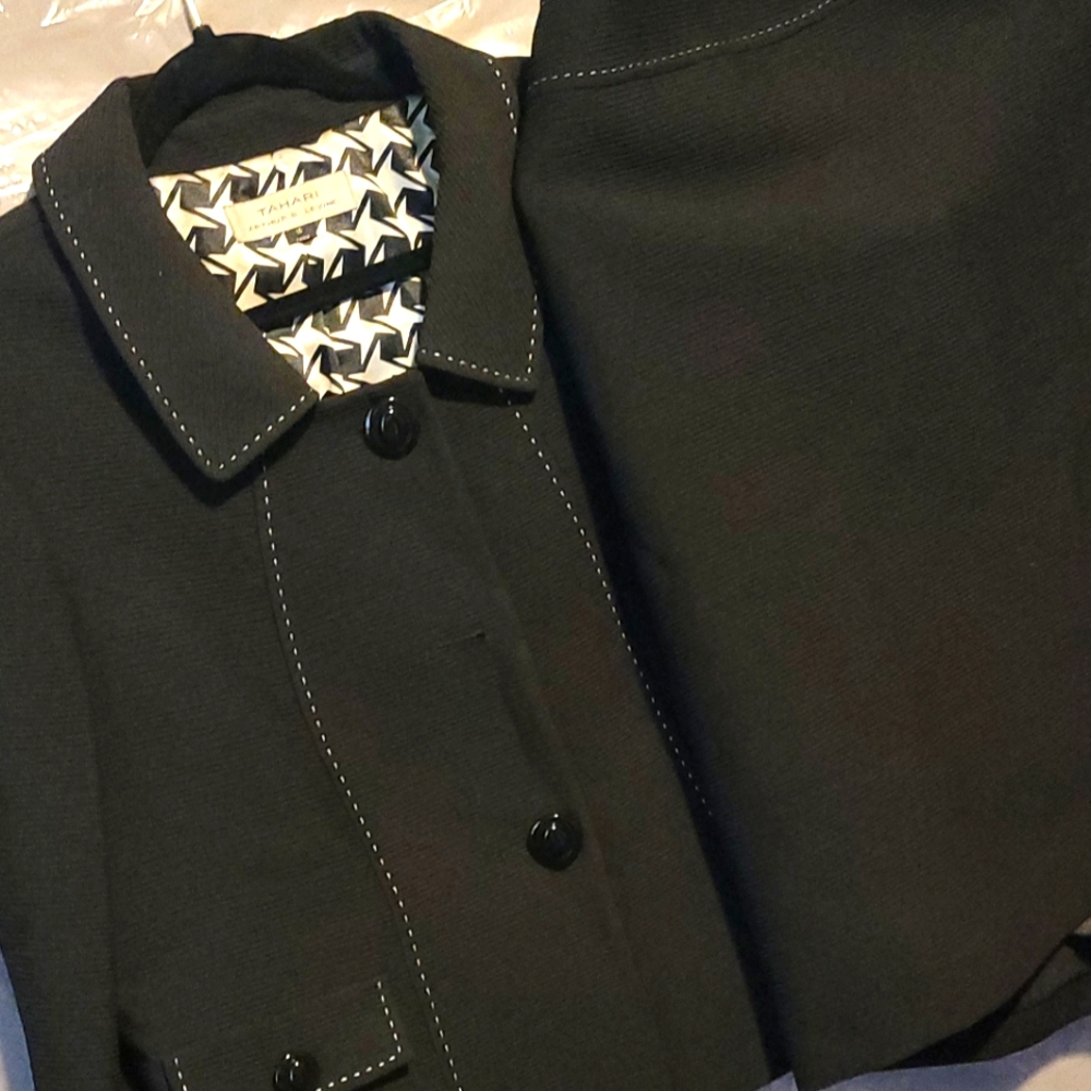 TAHARI BLACK SKIRT SUIT SIZE 16